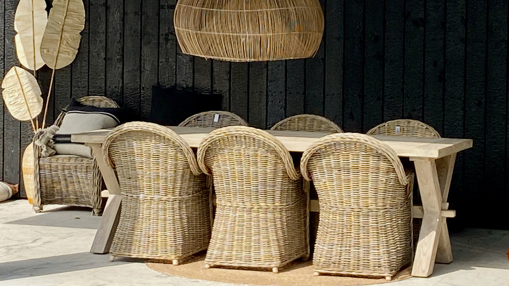 kleur Ijveraar hoogte Tuintafel in recycled teak met 6 rieten stoelen – Maxiteak